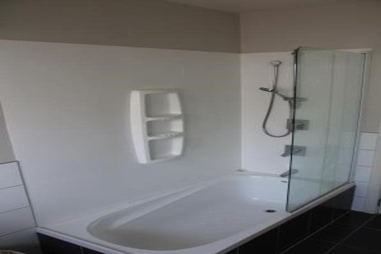 Photo of property in 110 Palmers Road, New Brighton, Christchurch, 8083