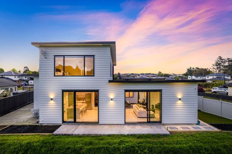 Photo of property in 22 Kahika Grove, Huapai, Kumeu, 0810