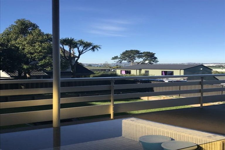 Photo of property in 63 Jaemont Avenue, Te Atatu South, Auckland, 0610