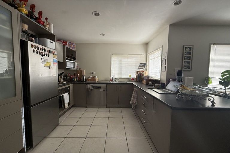 Photo of property in 165 Centreway Road, Orewa, 0931