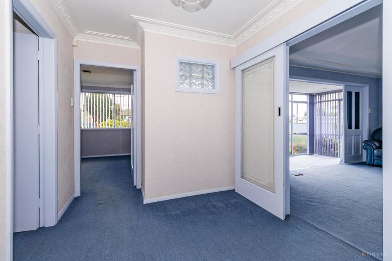 Photo of property in 1 Dixon Street, Waimate, 7924