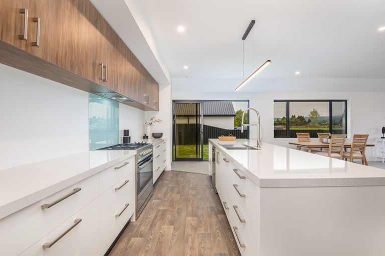 Photo of property in 44 Constitution Avenue, Milton, 9220