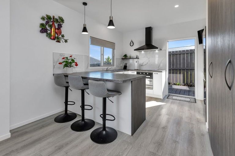 Photo of property in 11 Sea Dune Place, Ruakaka, 0116