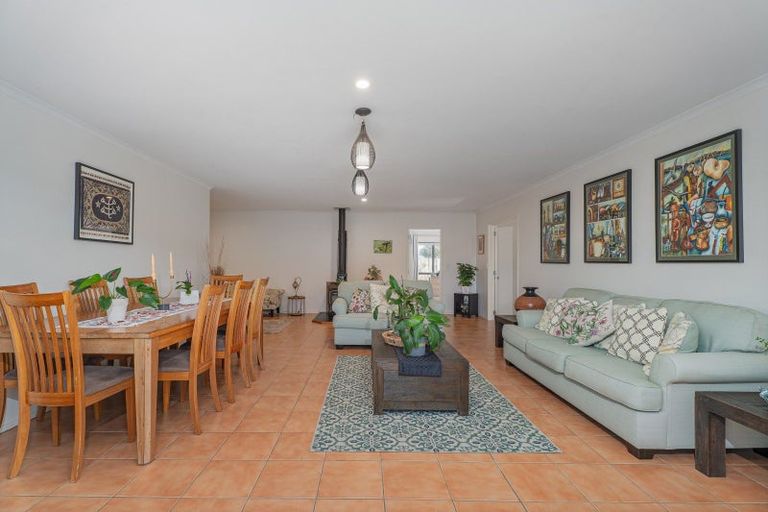 Photo of property in 51 Cholmondeley Crescent, Whitianga, 3510