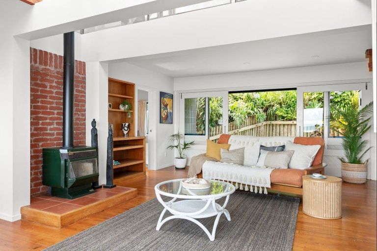 Photo of property in 8 Makorori Beach Road, Makorori, Gisborne, 4073