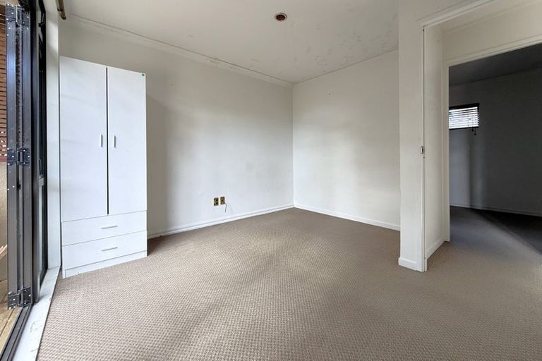 Photo of property in 17 Whitford Road, Howick, Auckland, 2014