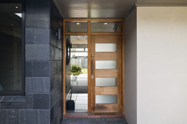 Photo of property in 23 Lochnagar Drive, Lake Hayes, Queenstown, 9304