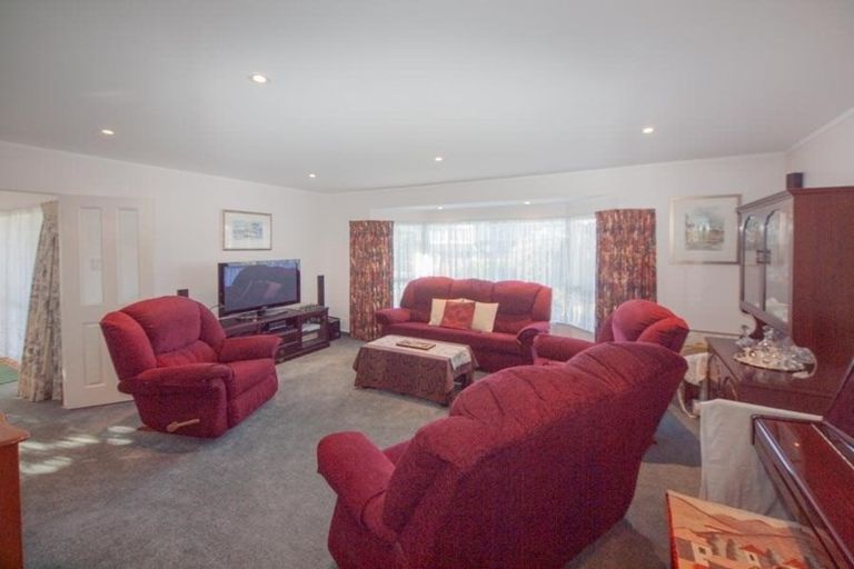 Photo of property in 7 Amesbury Drive, Churton Park, Wellington, 6037