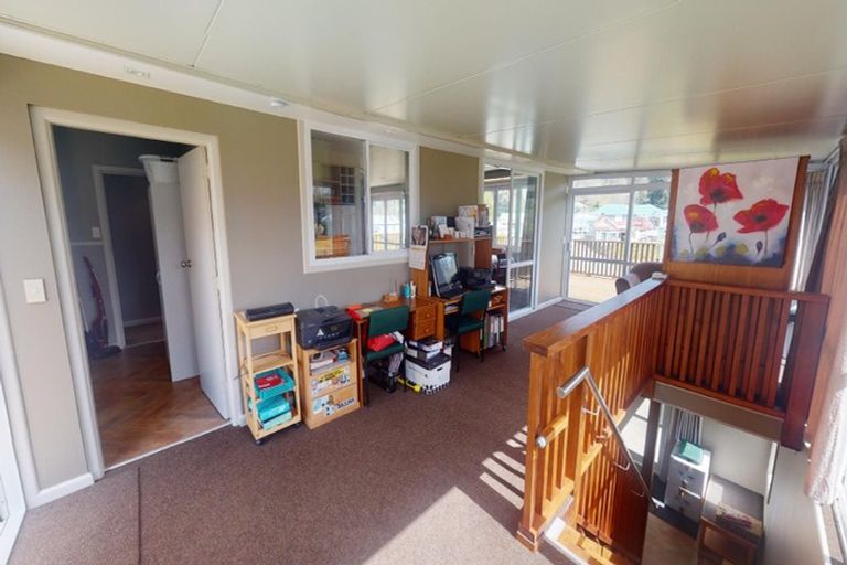 Photo of property in 36a Bruce Street, Hunterville, 4730