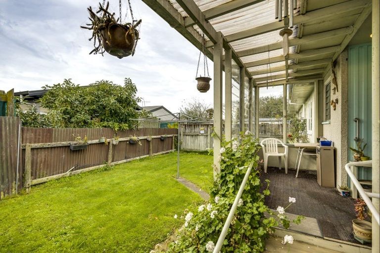 Photo of property in 2/108 Charlotte Crescent, Mayfair, Hastings, 4122