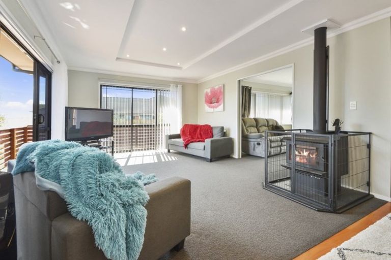 Photo of property in 9 Northvale Place, Pukekohe, 2120