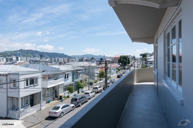 Photo of property in Ionian Flats, 123-125 Brougham Street, Mount Victoria, Wellington, 6011