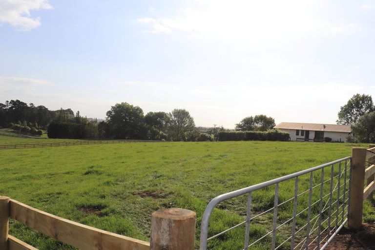 Photo of property in 83 Sim Road, Paerata, Papakura, 2580