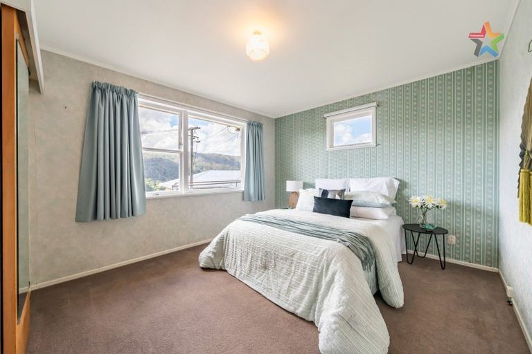 Photo of property in 75 Logie Street, Stokes Valley, Lower Hutt, 5019