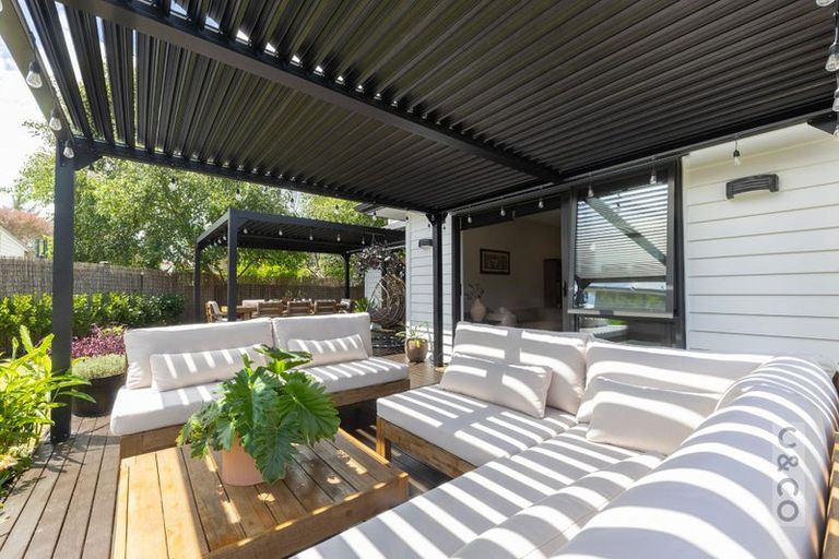 Photo of property in 1 Duchess Way, Riverhead, 0820