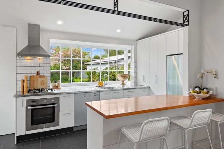 Photo of property in 14 Weston Road, St Albans, Christchurch, 8052