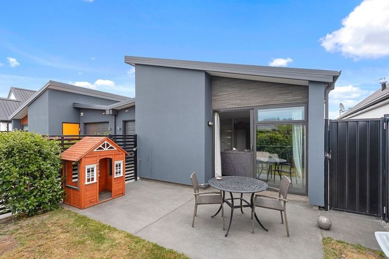 Photo of property in 15b Te Whenu Crescent, Marshland, Christchurch, 8083