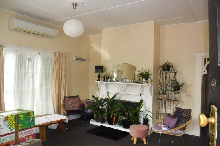 Photo of property in 2 Chaucer Road, Hospital Hill, Napier, 4110