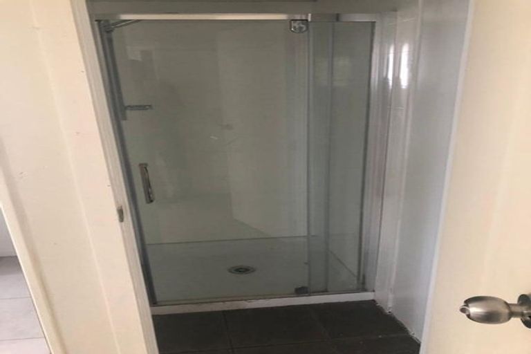 Photo of property in 16 Tironui Station Road East, Papakura, 2112