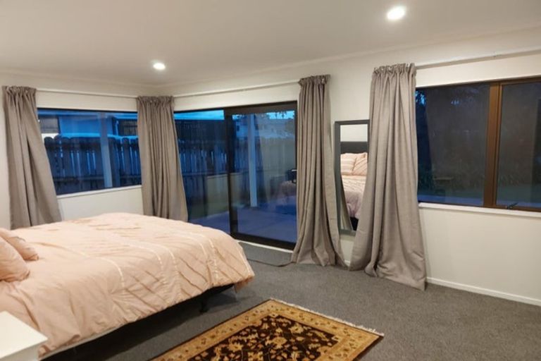 Photo of property in 15 Litchfield Place, Clarks Beach, 2122