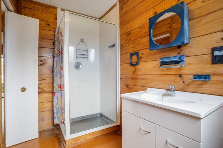 Photo of property in 128 Avalon Place, Whangamata, 3620