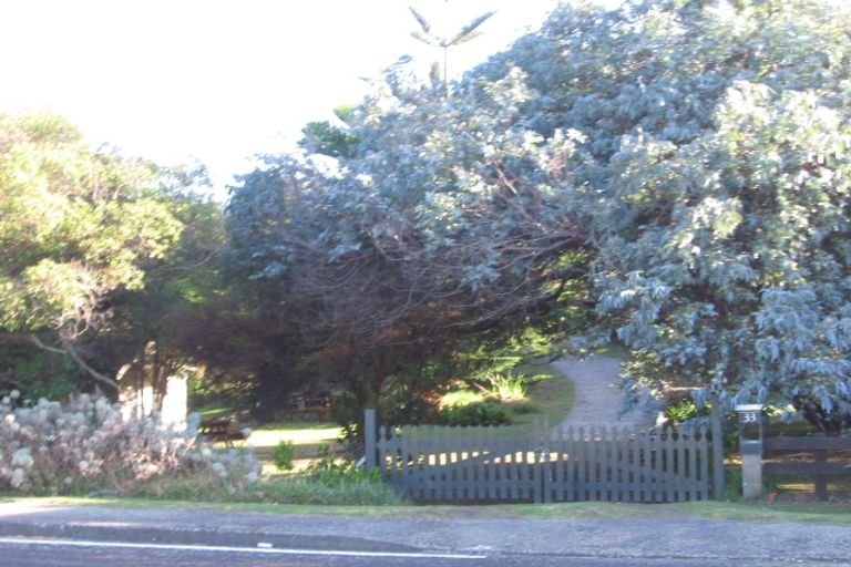 Photo of property in 33 Field Way, Waikanae Beach, Waikanae, 5036