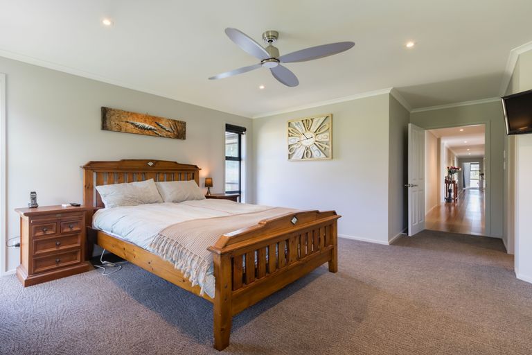 Photo of property in 15 Moses Road, Kaukapakapa, 0873