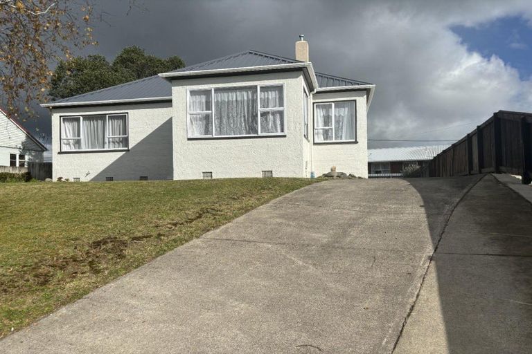 Photo of property in 40 Wrantage Street, Westown, New Plymouth, 4310