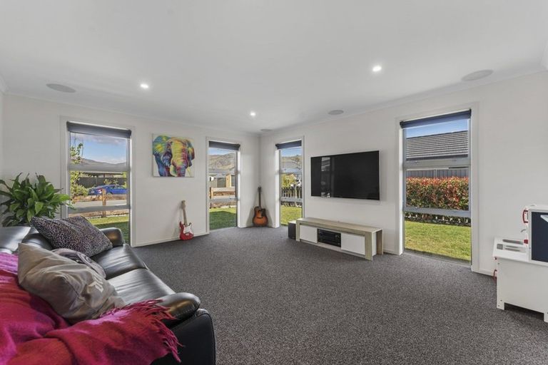 Photo of property in 16 Magnetic Place, Cromwell, 9310