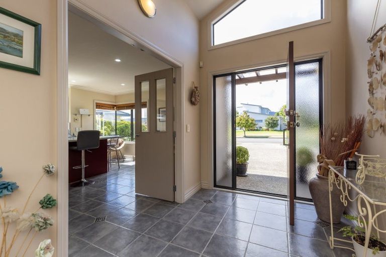 Photo of property in 14 San Priamo Place, Paraparaumu Beach, Paraparaumu, 5032
