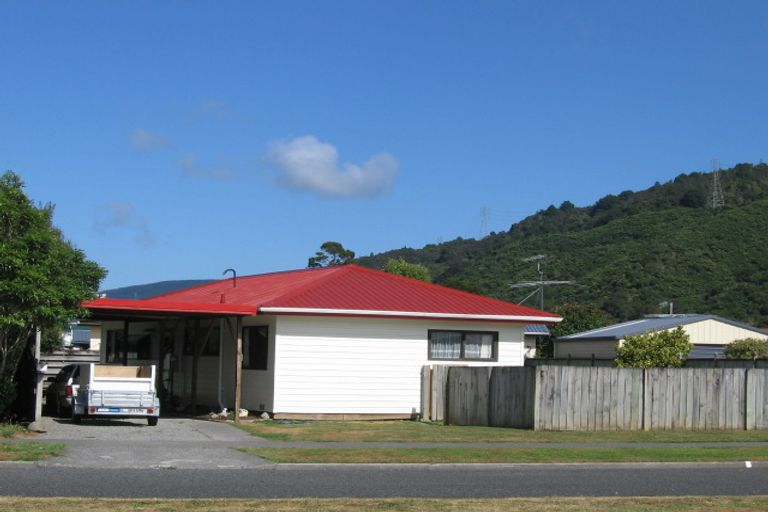 Photo of property in 9 Turon Crescent, Totara Park, Upper Hutt, 5018