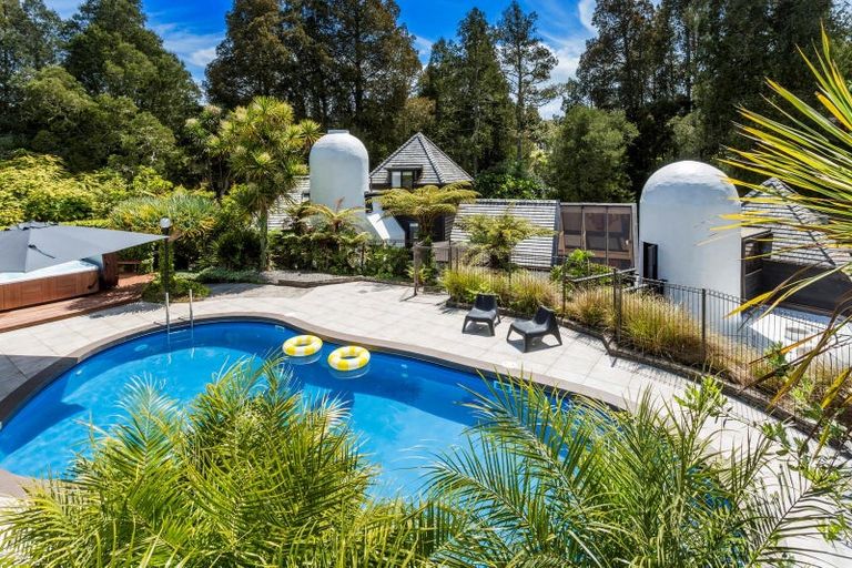 Photo of property in 24 Channel View Road, Campbells Bay, Auckland, 0630