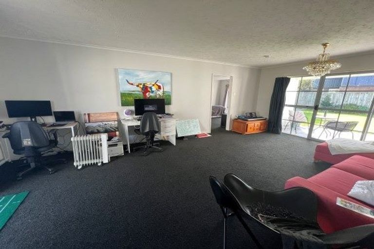 Photo of property in 47 Apsley Drive, Avonhead, Christchurch, 8042