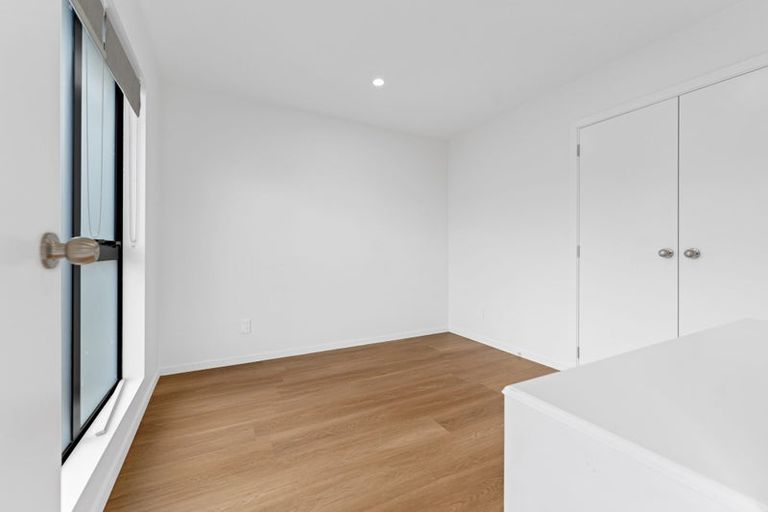 Photo of property in 9 Neesons Way, Glendene, Auckland, 0602