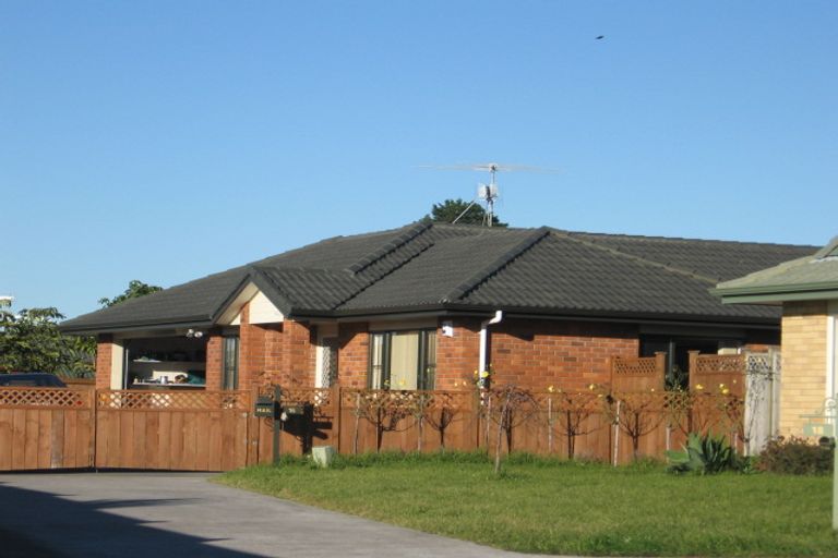 Photo of property in 16 Greta Banks Place, Wattle Downs, Auckland, 2103