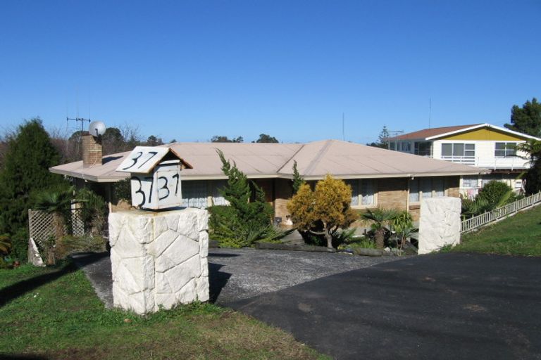 Photo of property in 37 Forest Lake Road, Forest Lake, Hamilton, 3200