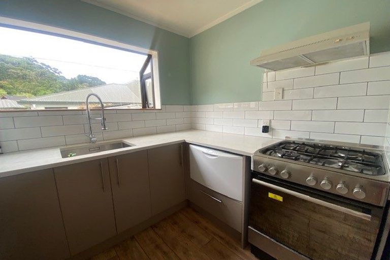 Photo of property in 207a Whites Line East, Waiwhetu, Lower Hutt, 5010