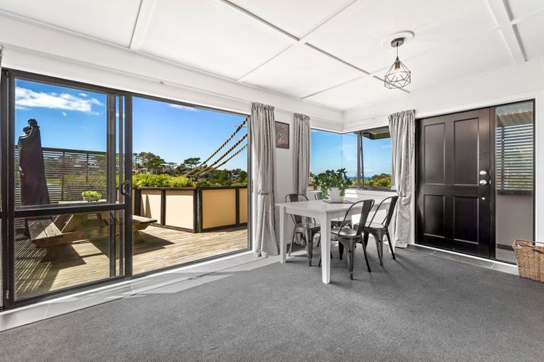 Photo of property in 2/930 Whangaparaoa Road, Manly, Whangaparaoa, 0930