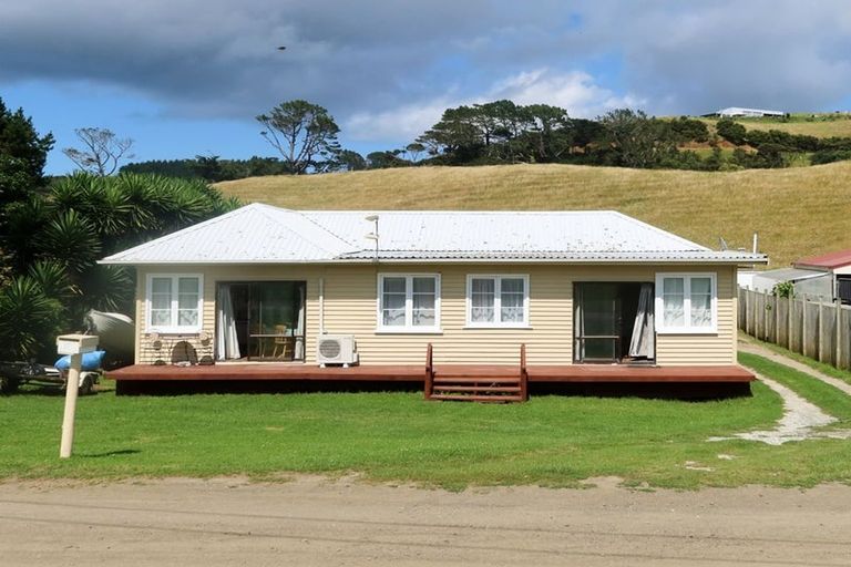 Photo of property in 17 Signal Station Road, Pouto, Te Kopuru, 0391