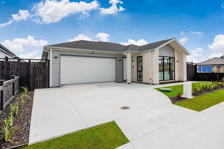 Photo of property in 30 Kakano Street, Clevedon, 2582