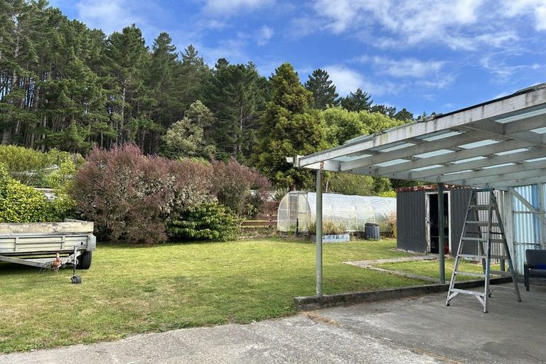 Photo of property in 16 Mawhera Street, Dobson, Greymouth, 7805