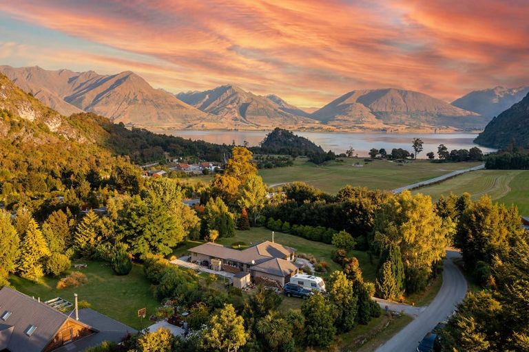 Photo of property in 10 Cove Lane, Mount Creighton, Queenstown, 9371