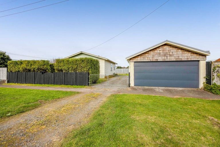 Photo of property in 21 High Street West, Waitara, 4320