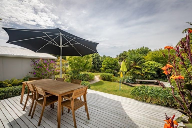 Photo of property in 213 Te Moana Road, Waikanae, 5036