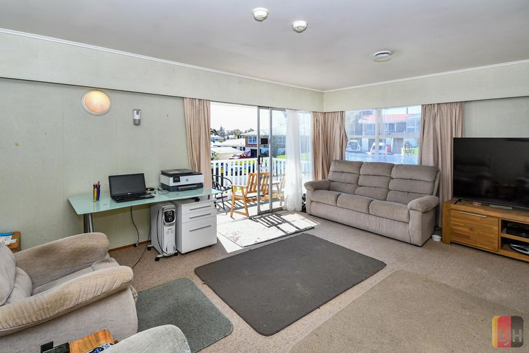 Photo of property in 20 Renwick Street, Papakura, 2110