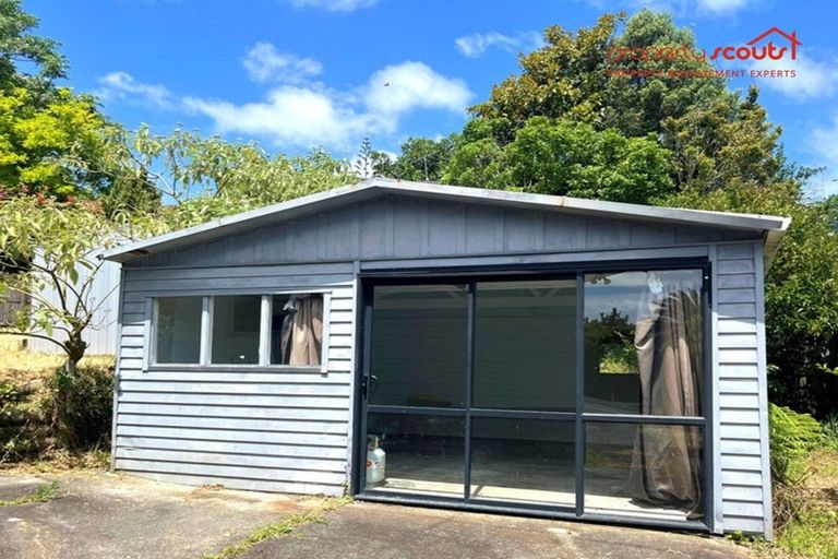 Photo of property in 4 Garton Drive, Massey, Auckland, 0614