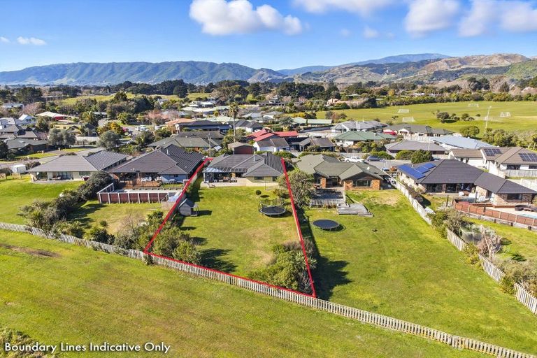 Photo of property in 10 Cottonwood Close, Paraparaumu Beach, Paraparaumu, 5032