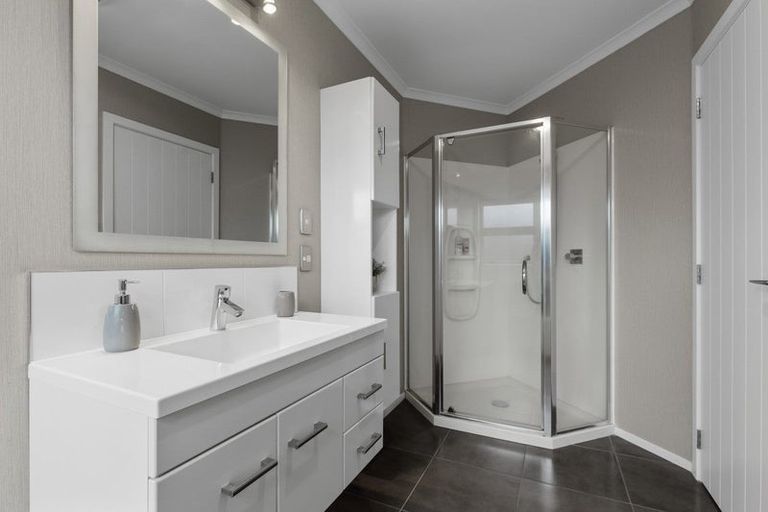 Photo of property in 62 Rosalie Terrace, Kelvin Grove, Palmerston North, 4414