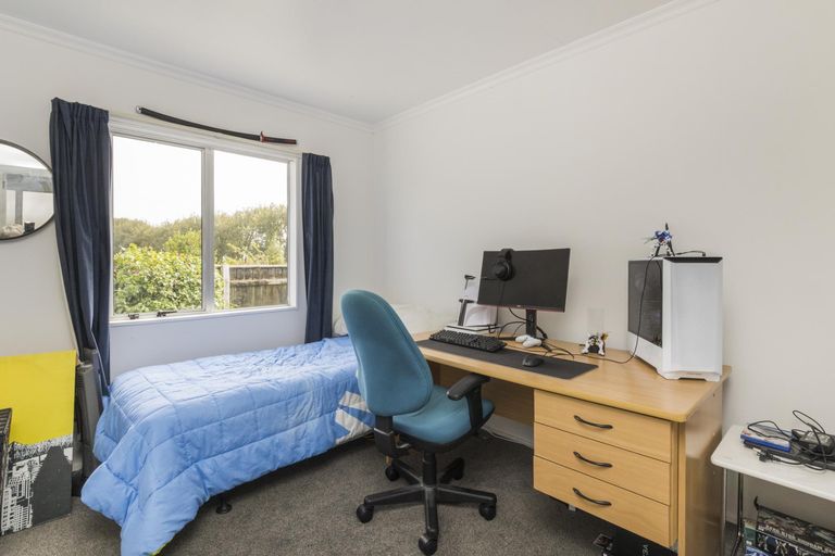 Photo of property in 38 Newton Place, Westbrook, Palmerston North, 4412