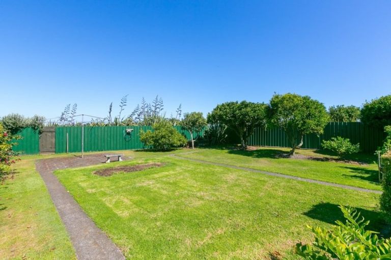 Photo of property in 86 Queens Road, Glen Avon, New Plymouth, 4312